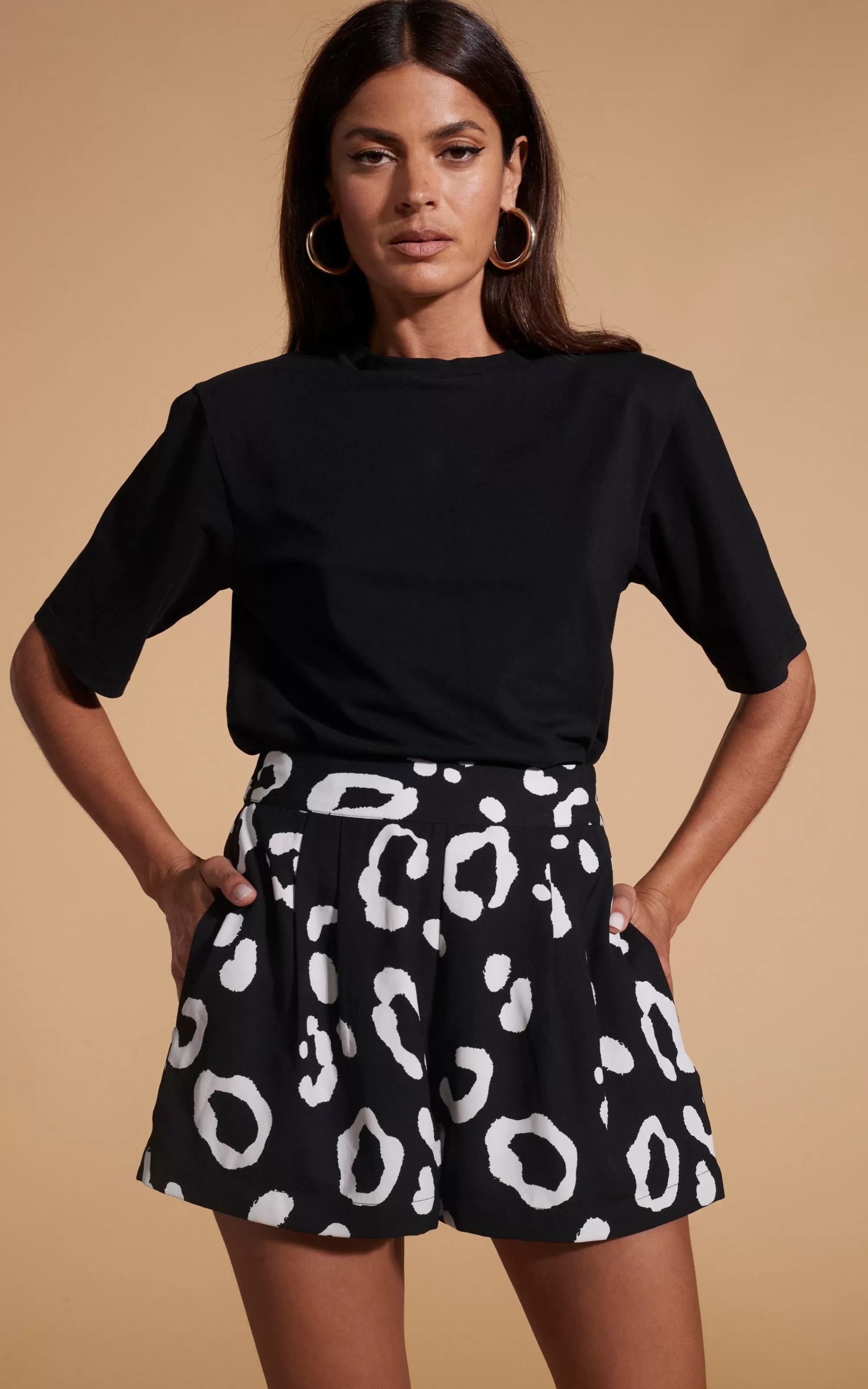 Shorts>Dancing Leopard Chica Bella Shorts In Oversized Mono Leopard
