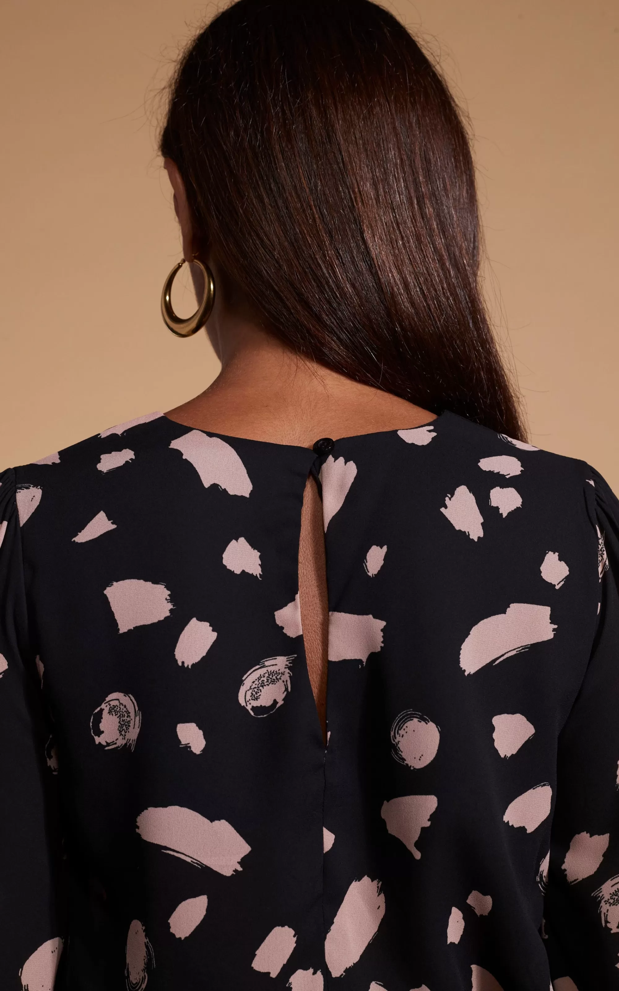 Tops>Dancing Leopard Suvi Flare Sleeve Top In Abstract Dot Sand On Black